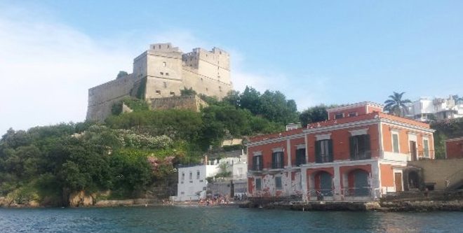 Baia: castello Aragonese