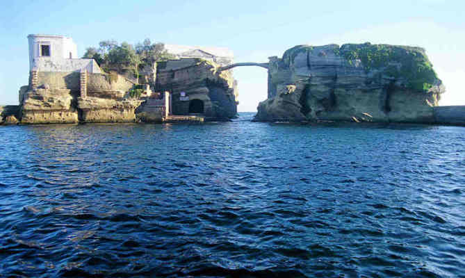 Posillipo: isolotti della Gaiola