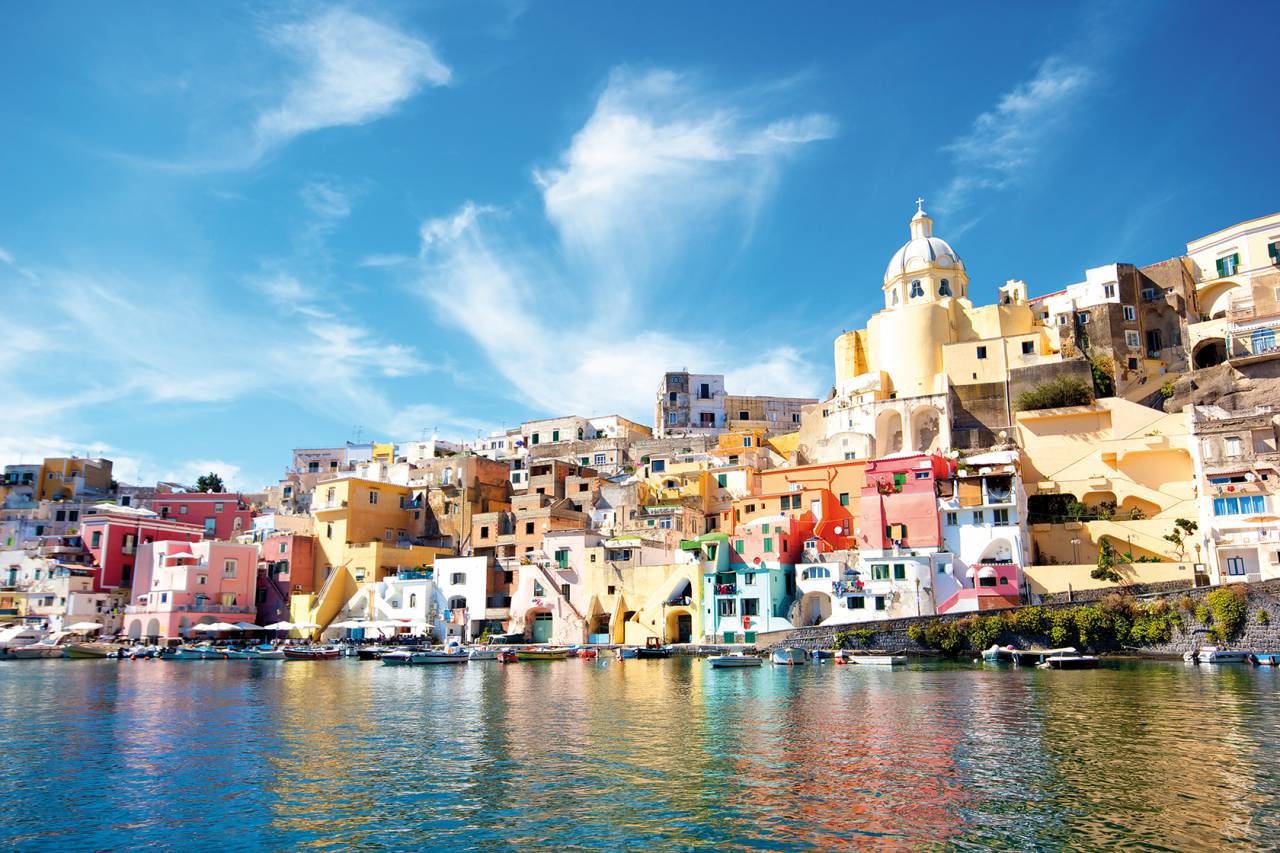 Procida borgo dei pescatori della Corricella