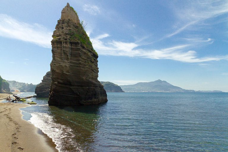 Procida spiaggia ciraccio